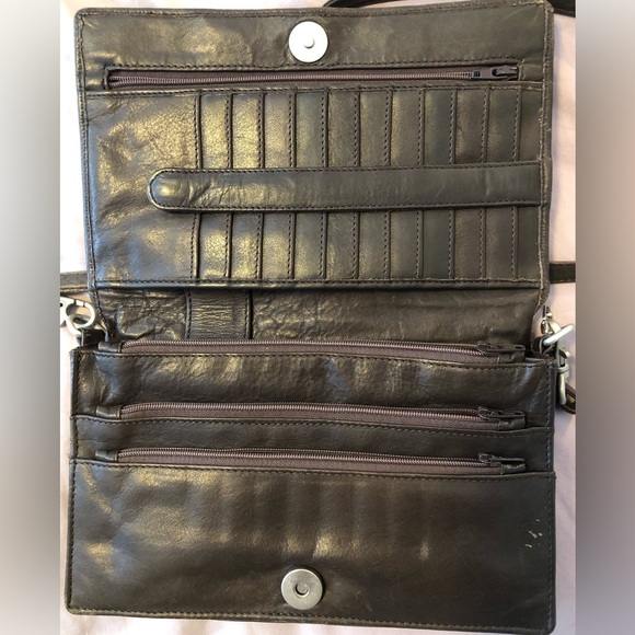 Brown leather wallet purse with removable strap. - Picture 2 of 4